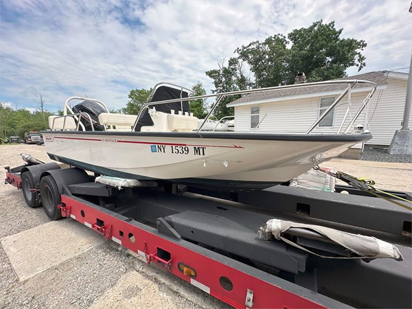 2022 BOSTON WHALER MONTAUK 17